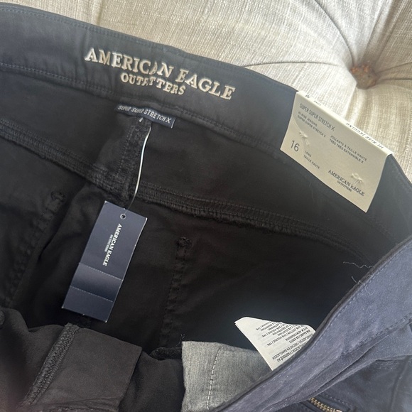 American Eagle Outfitters Black High Rise Jeans - Picture 4 of 11